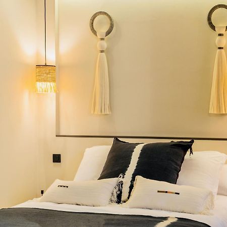 Host Inn Le Lumiere Spa & Cinema Lião Quarto foto