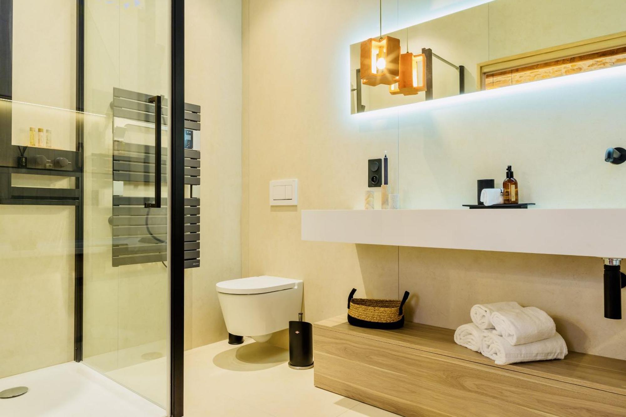 Host Inn Le Lumiere Spa & Cinema Lião Quarto foto